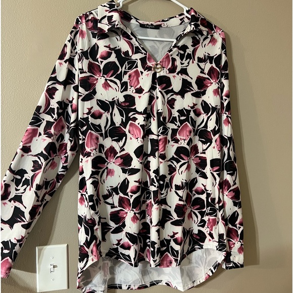 NWOT Women’s Collared Long Sleeve V-Neck Blouse - XL - Picture 4 of 15